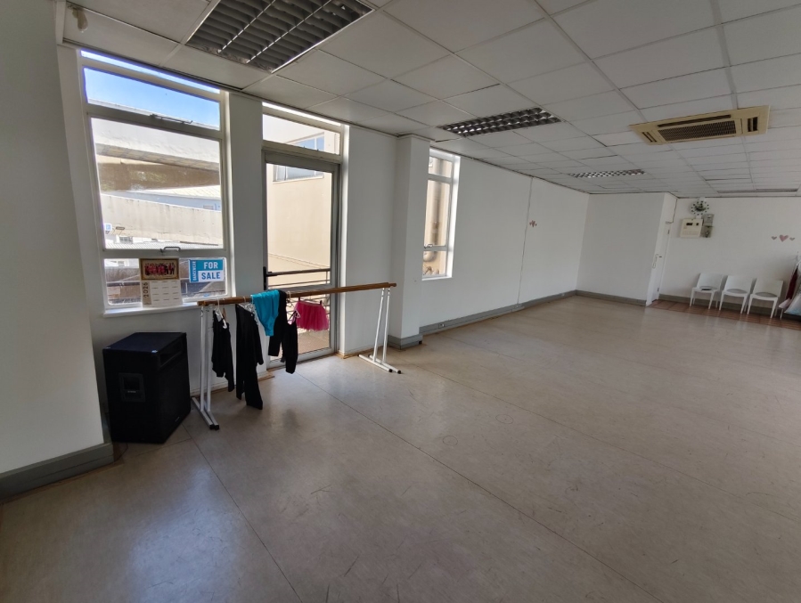 Commercial Property for Sale in Lemoenkloof Western Cape